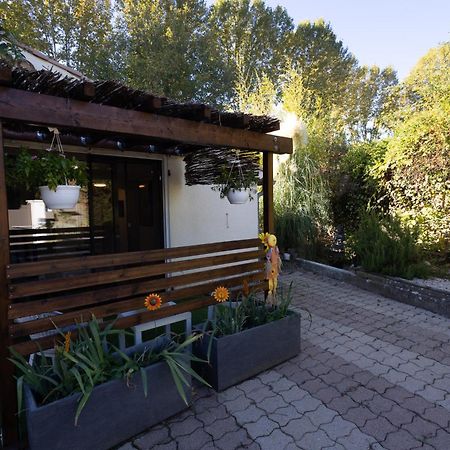 Studio Dans Le Luberon Cereste Экстерьер фото