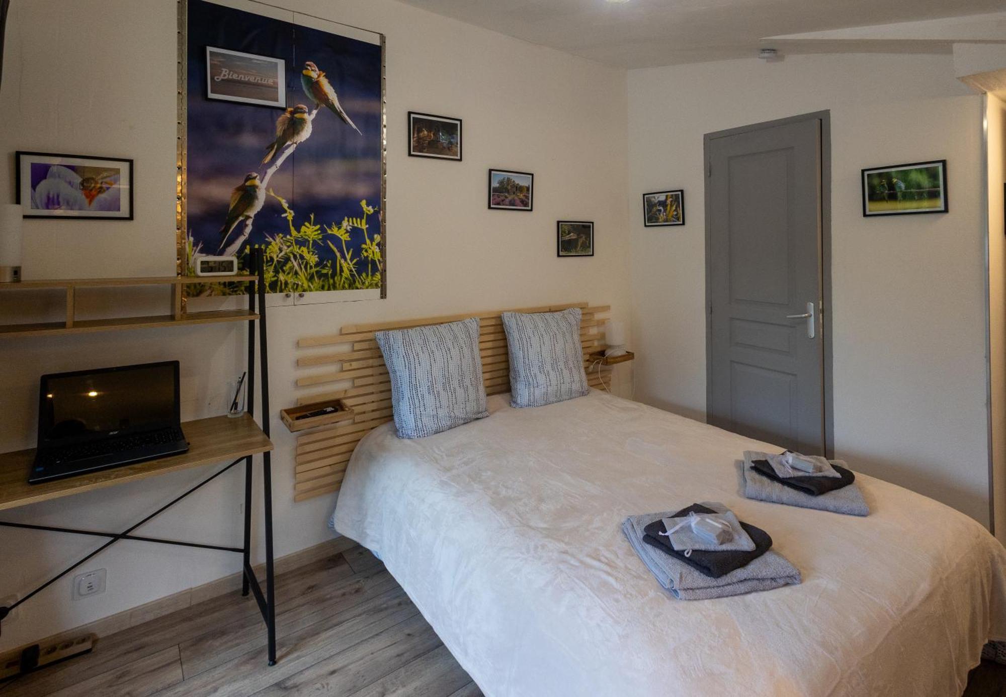 Studio Dans Le Luberon Cereste Экстерьер фото