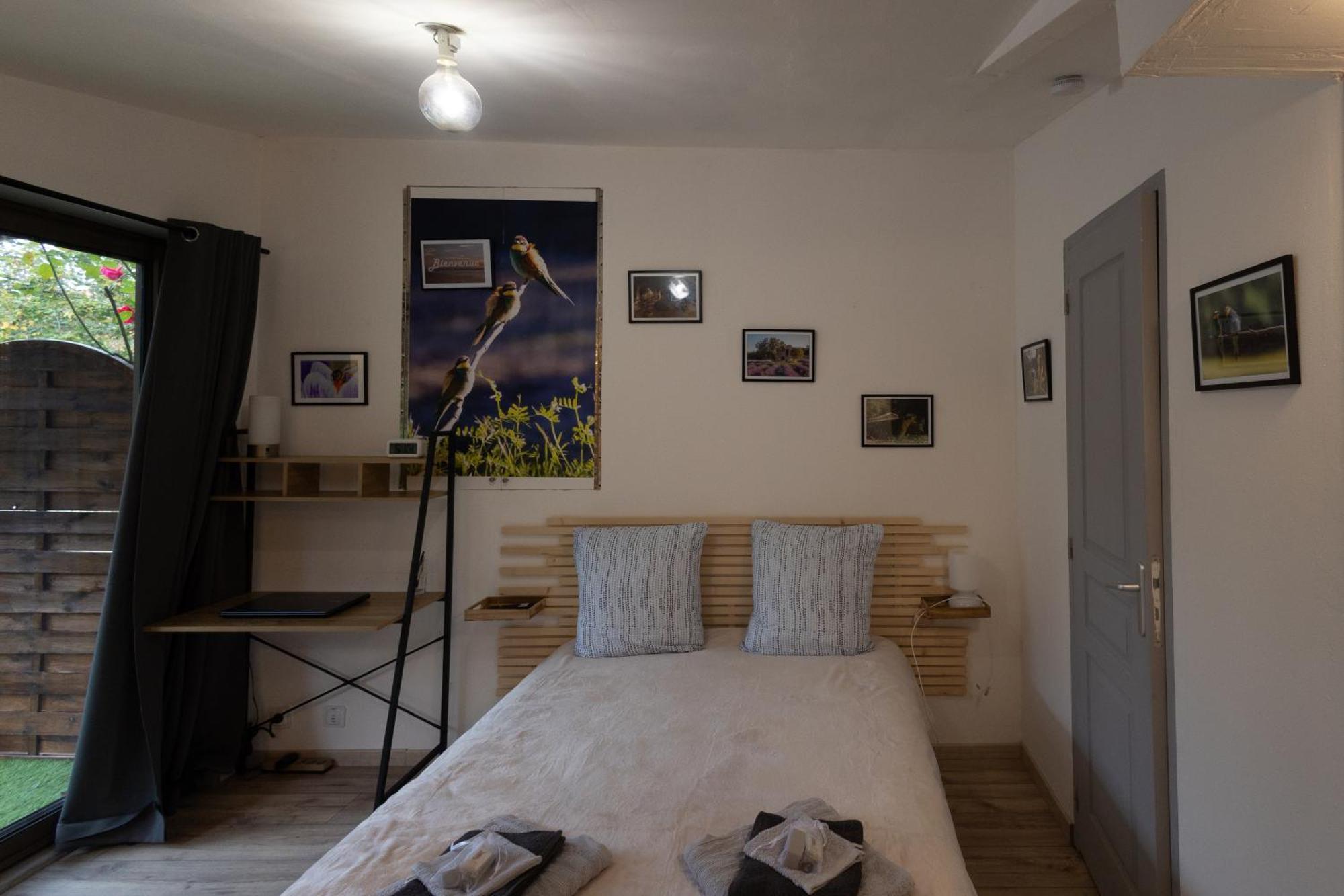 Studio Dans Le Luberon Cereste Экстерьер фото